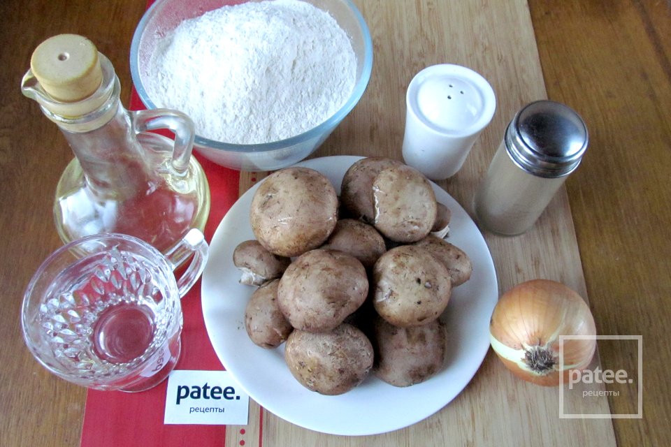 Пельмени с грибами - Шаг 1