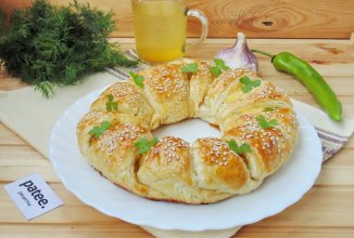 Слоеный пирог с курицей