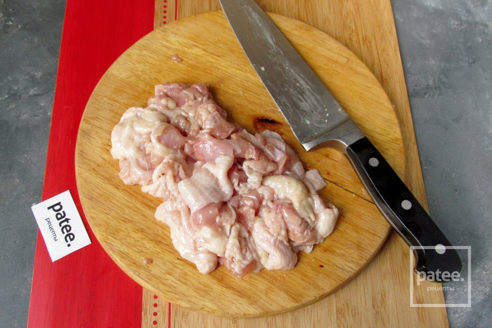 Курица с кабачками на сковороде - Шаг 2