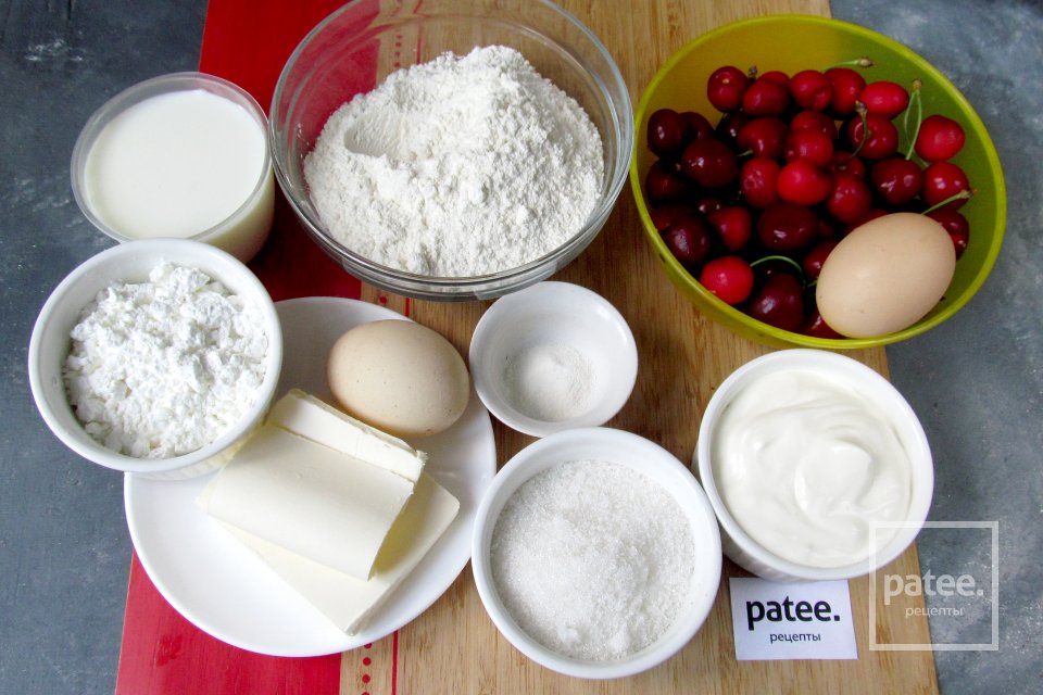 Заливной пирог с черешней - Шаг 1