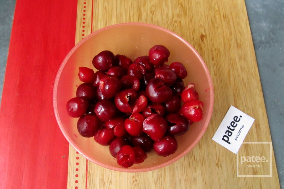 Заливной пирог с черешней - Шаг 15