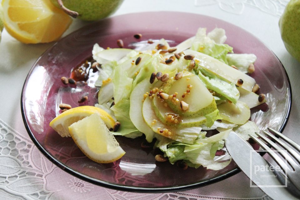 Легкий салат с грушей, сыром и кедровыми орешками - Шаг 14