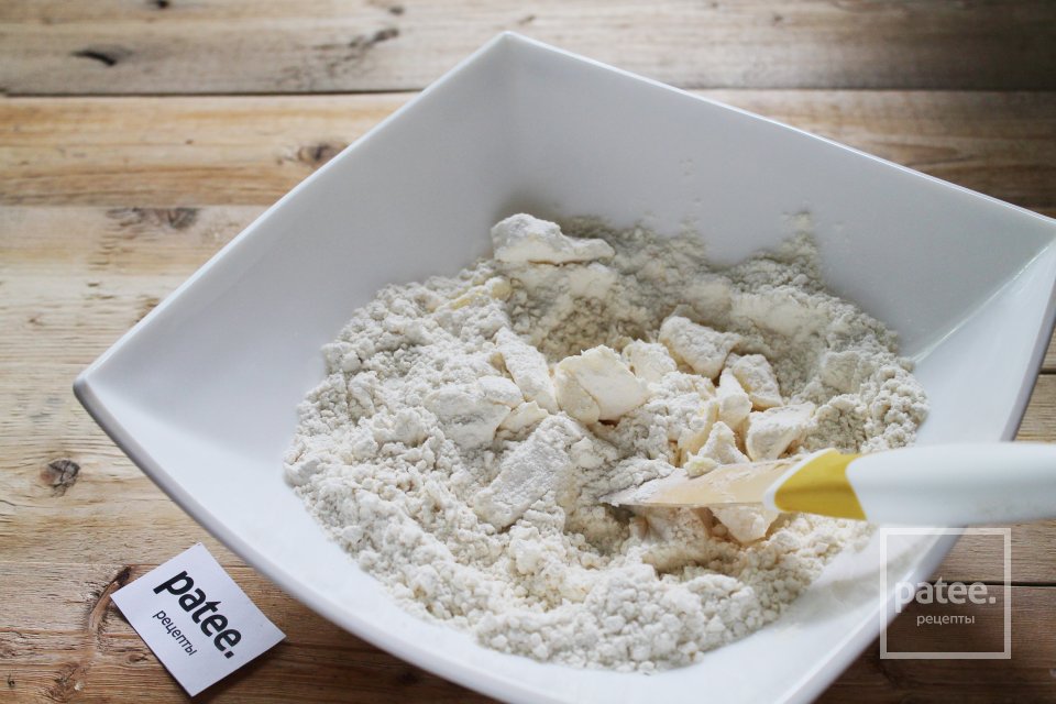 Насыпной пирог с ягодами - Шаг 4