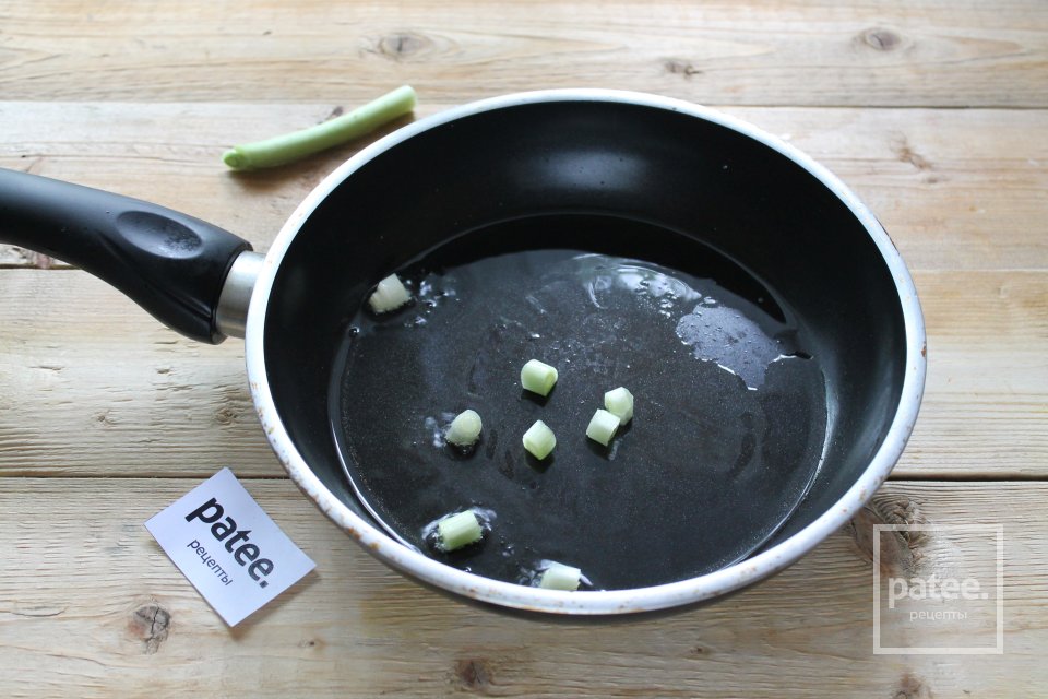 Теплый салат с молодым картофелем и лисичками - Шаг 2