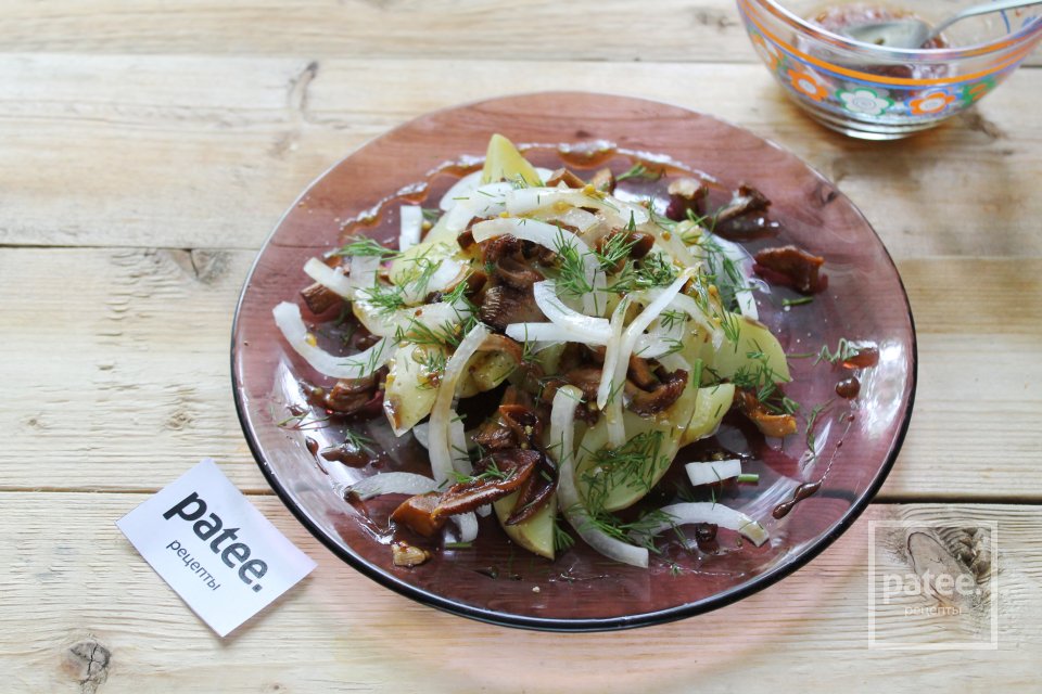 Теплый салат с молодым картофелем и лисичками - Шаг 18