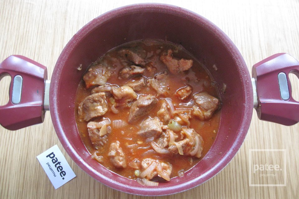 Жаркое из свинины с картофелем в духовке - Шаг 11