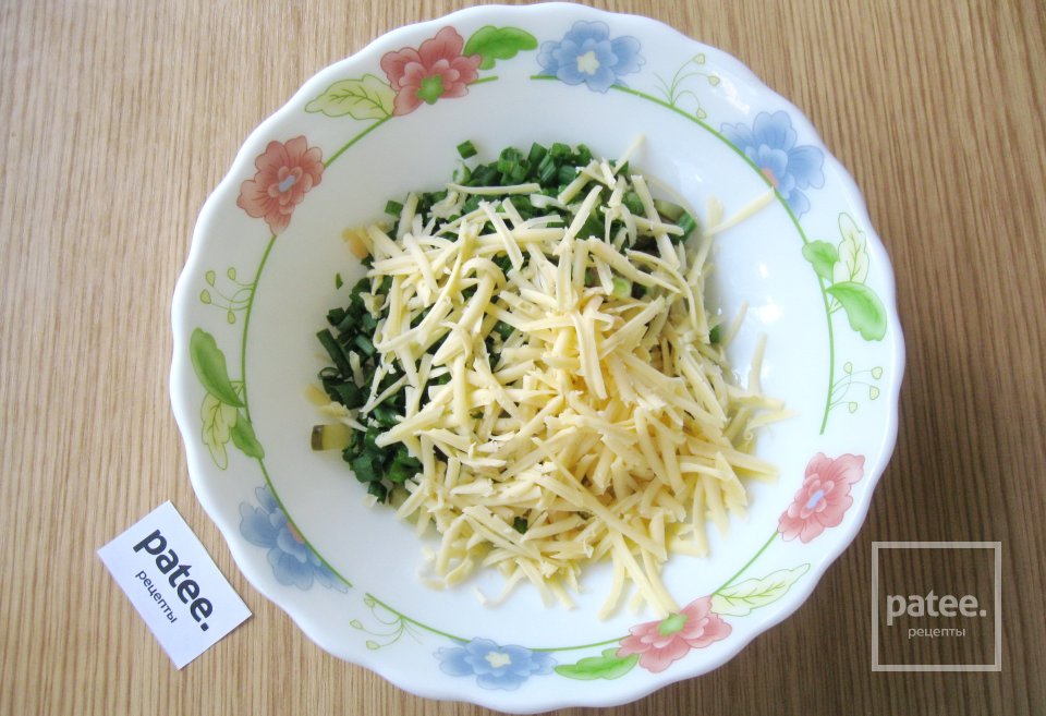 Куриный салат с кукурузой и маринованными огурцами - Шаг 6