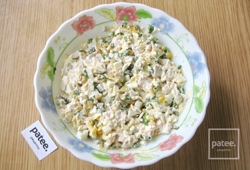 Куриный салат с кукурузой и маринованными огурцами - Шаг 12