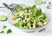 Салат с курицей и огурцом