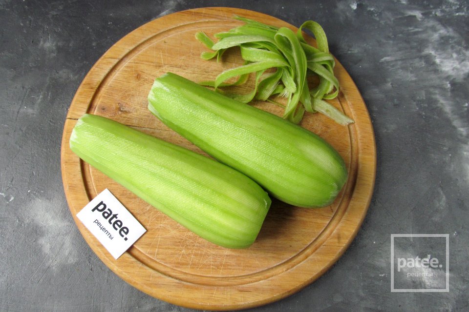 Курица с кабачками в духовке - Шаг 2