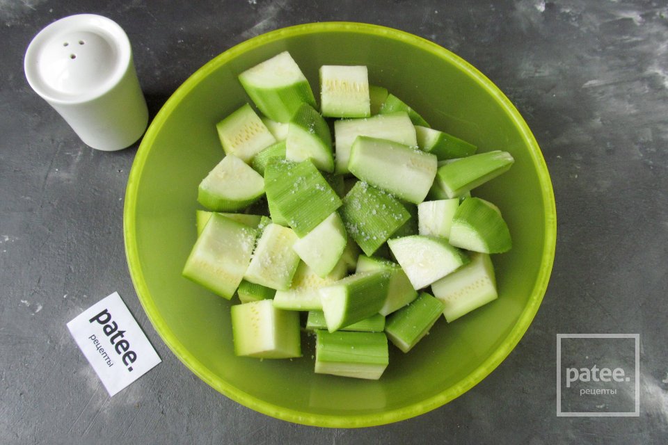 Курица с кабачками в духовке - Шаг 4