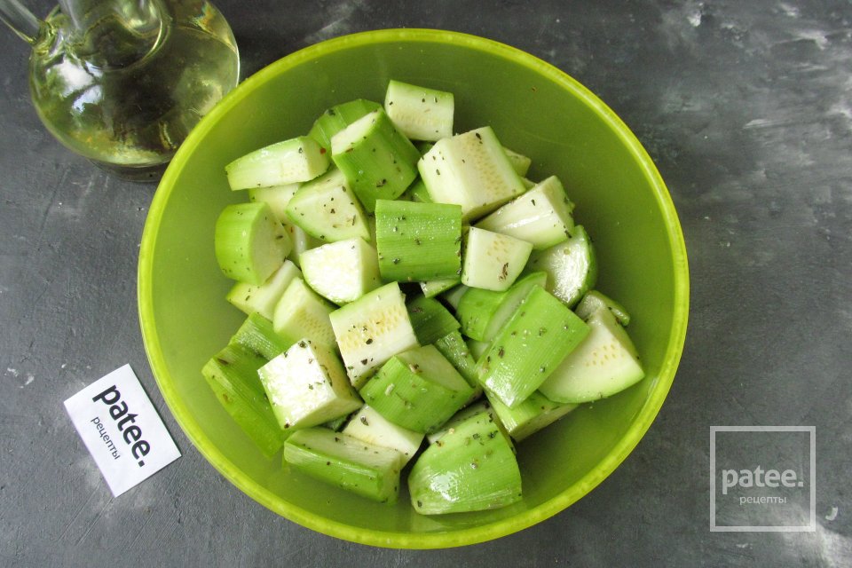 Курица с кабачками в духовке - Шаг 6