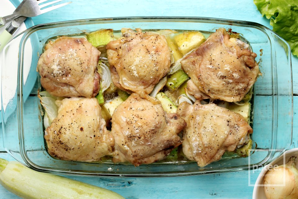 Курица с кабачками в духовке - Шаг 16