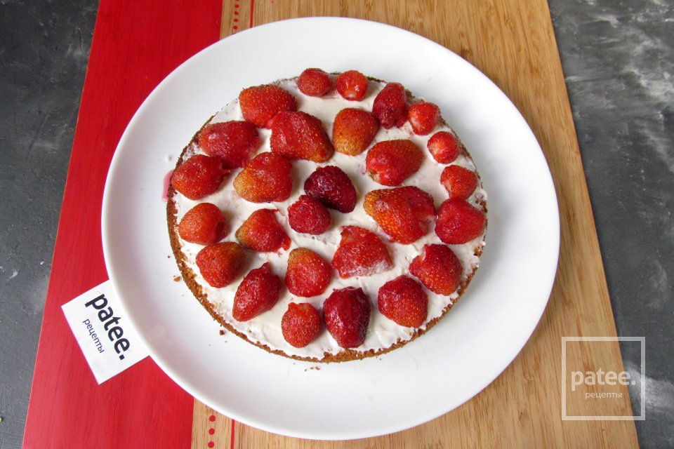 Домашний торт с клубникой - Шаг 15