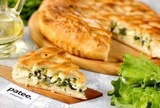 Пирог со шпинатом и творогом