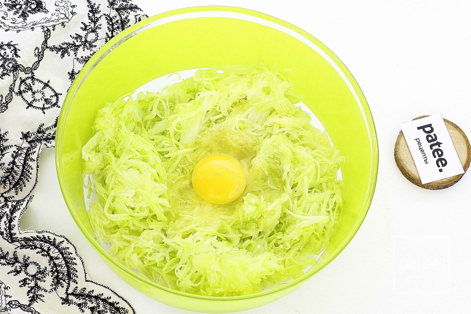 Кабачковые завиванцы с помидорами и сыром - Шаг 3