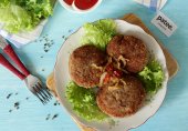 Котлеты из мясного фарша с гречкой