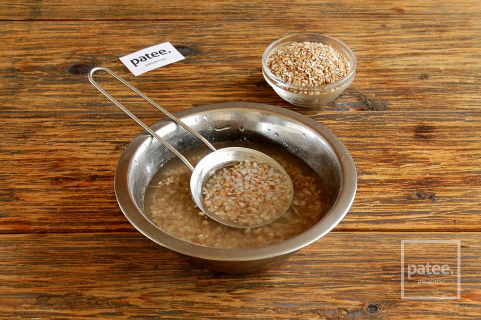 Котлеты из мясного фарша с гречкой - Шаг 2