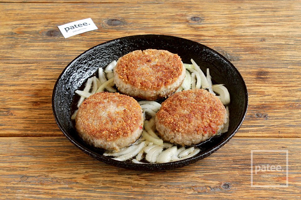 Котлеты из мясного фарша с гречкой - Шаг 10