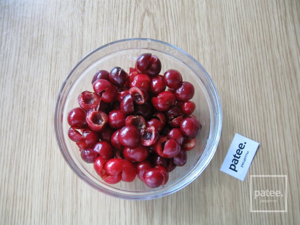 Ночное дрожжевое тесто и пирог с черешней из него - Шаг 13