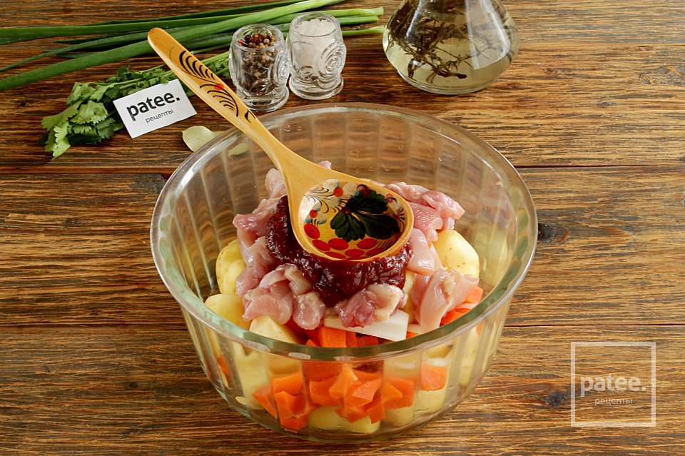 Быстрое жаркое с курицей в "рукаве" - Шаг 9