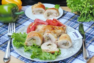 Рулетики из куриных бедер с опятами