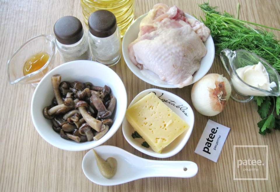 Рулетики из куриных бедер с опятами - Шаг 1