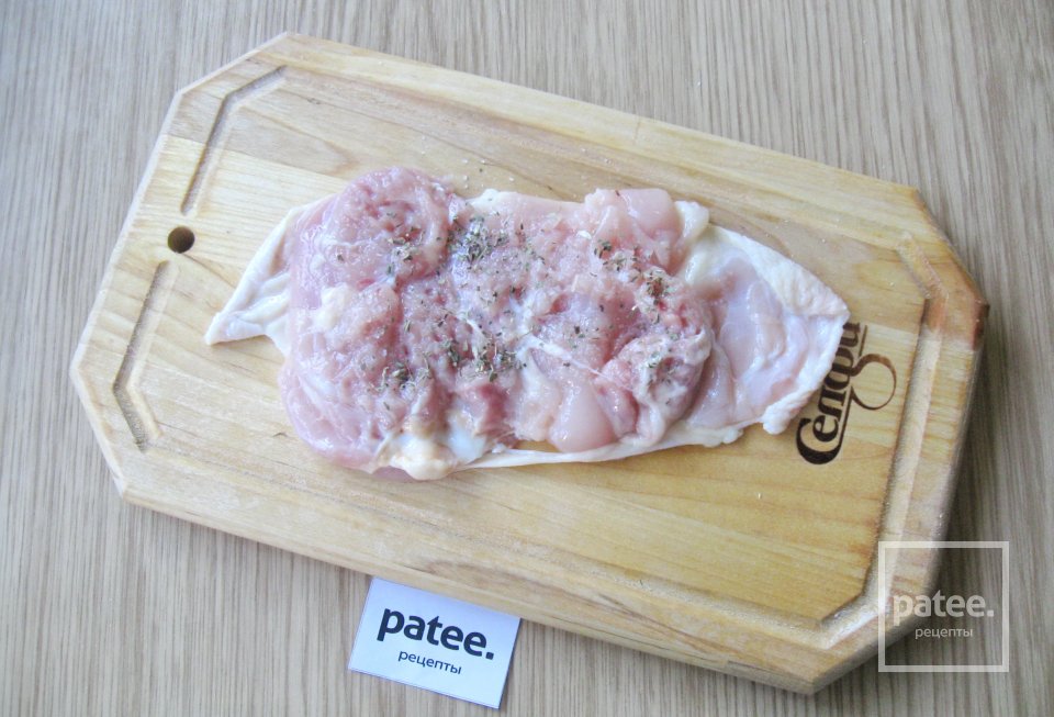 Рулетики из куриных бедер с опятами - Шаг 5