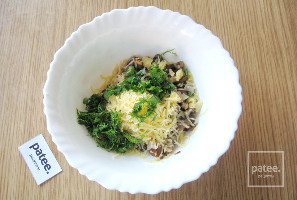 Рулетики из куриных бедер с опятами - Шаг 11