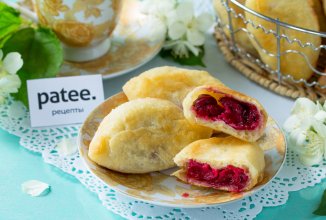 Пирожки с вишней