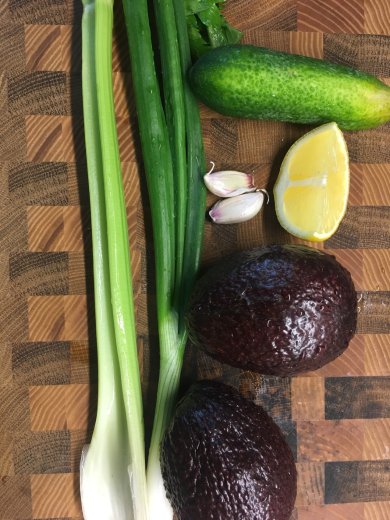 Легкий мусс из авокадо 🥑 и сельдерея - Шаг 1