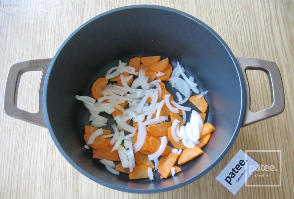 Минтай с грибами в сметане - Шаг 3