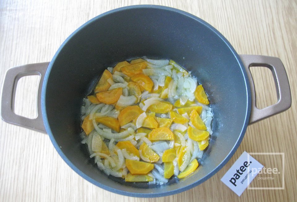 Минтай с грибами в сметане - Шаг 4