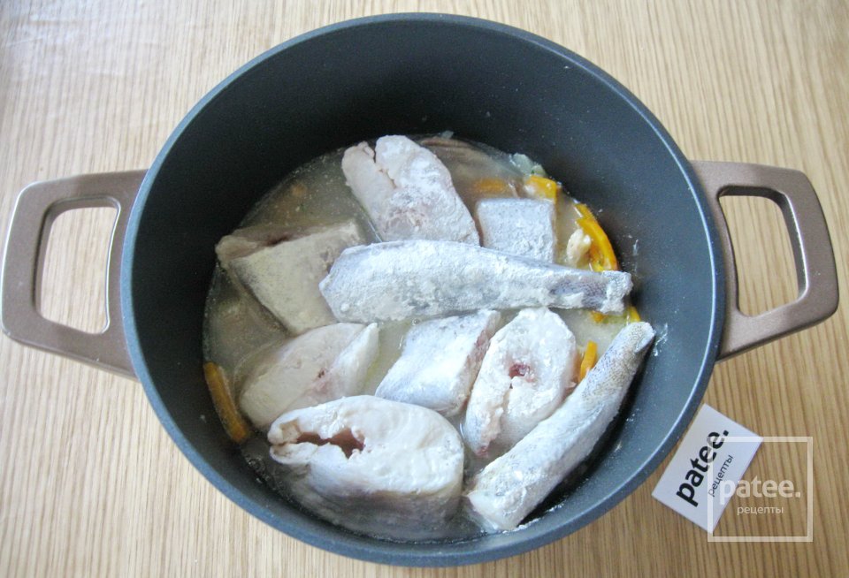 Минтай с грибами в сметане - Шаг 10