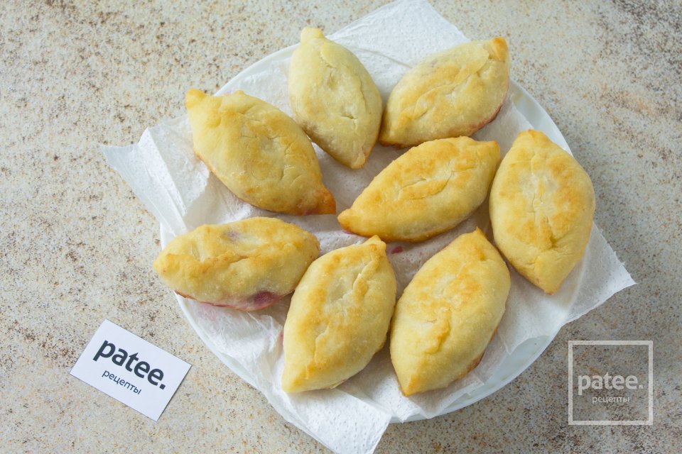 Пирожки с вишней - Шаг 13