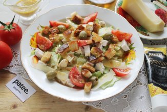 Салат "Цезарь" с курицей и горчично-майонезной заправкой