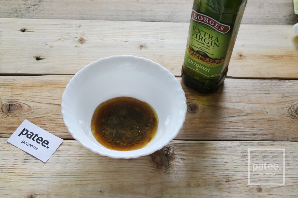 Салат "Цезарь" с курицей и горчично-майонезной заправкой - Шаг 4