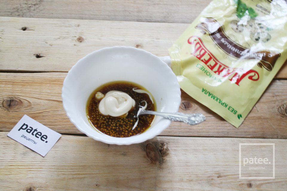 Салат "Цезарь" с курицей и горчично-майонезной заправкой - Шаг 6