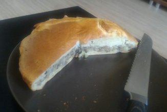 Заливной пирог с рыбными консервами