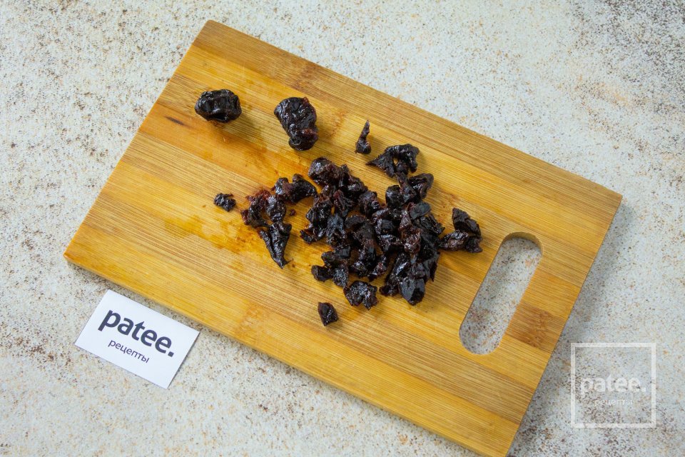 Салат с курицей и черносливом "Купеческий" - Шаг 6