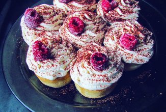 Капкейки Тирамису с малиной