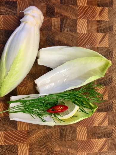 Салат 🥗"Морской бриз"🍃с печенью трески и сельдереем на листе цикория. - Шаг 2