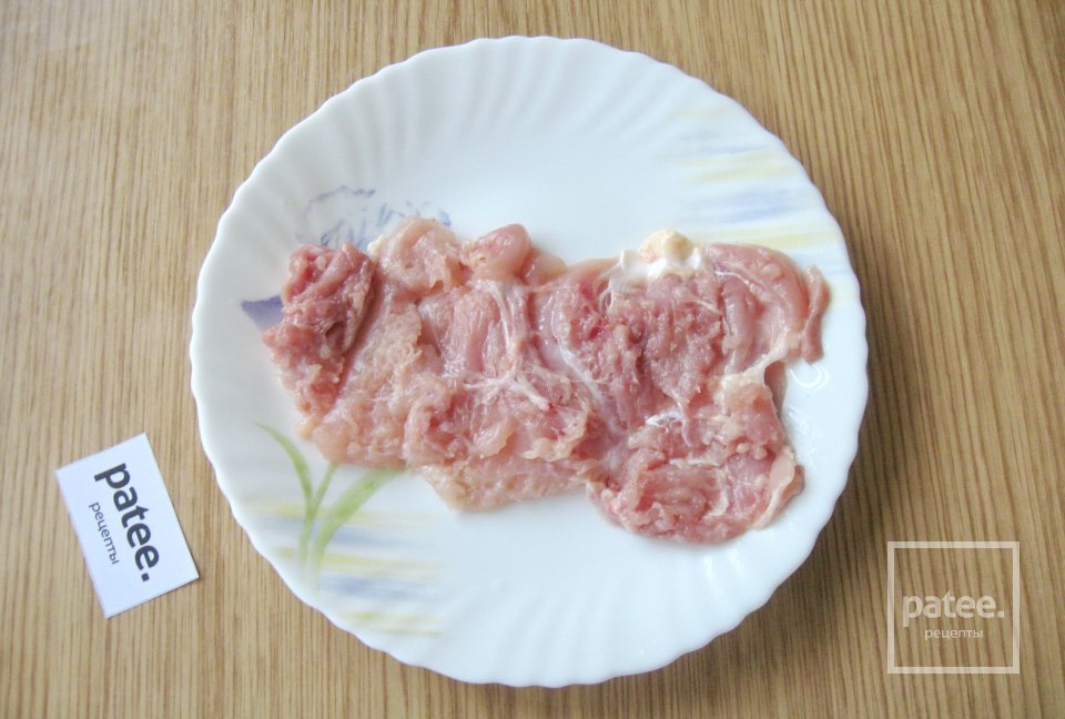 Куриные бедра с картофелем и грибами в духовке - Шаг 3