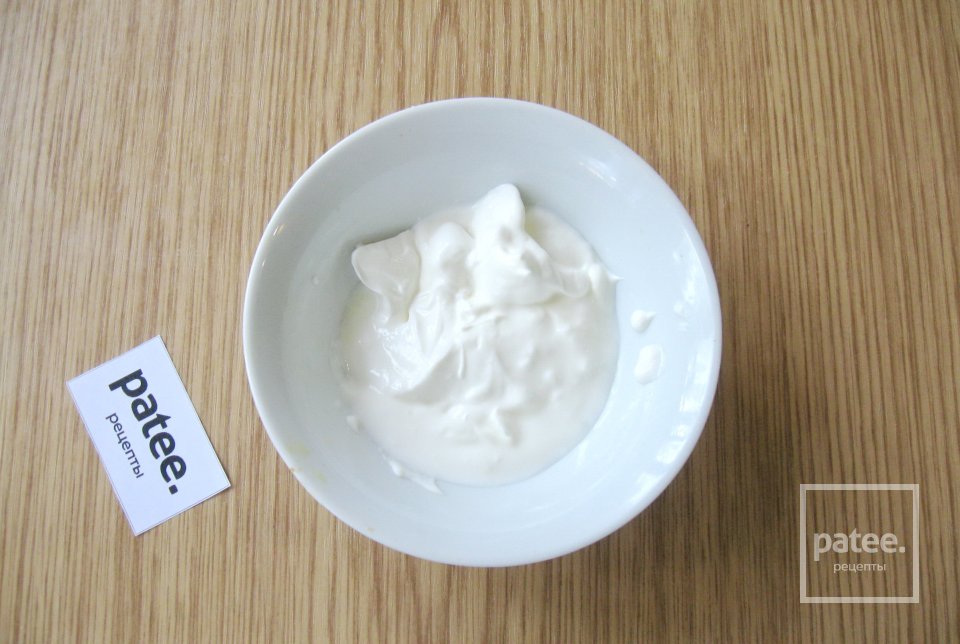 Куриные бедра с картофелем и грибами в духовке - Шаг 4