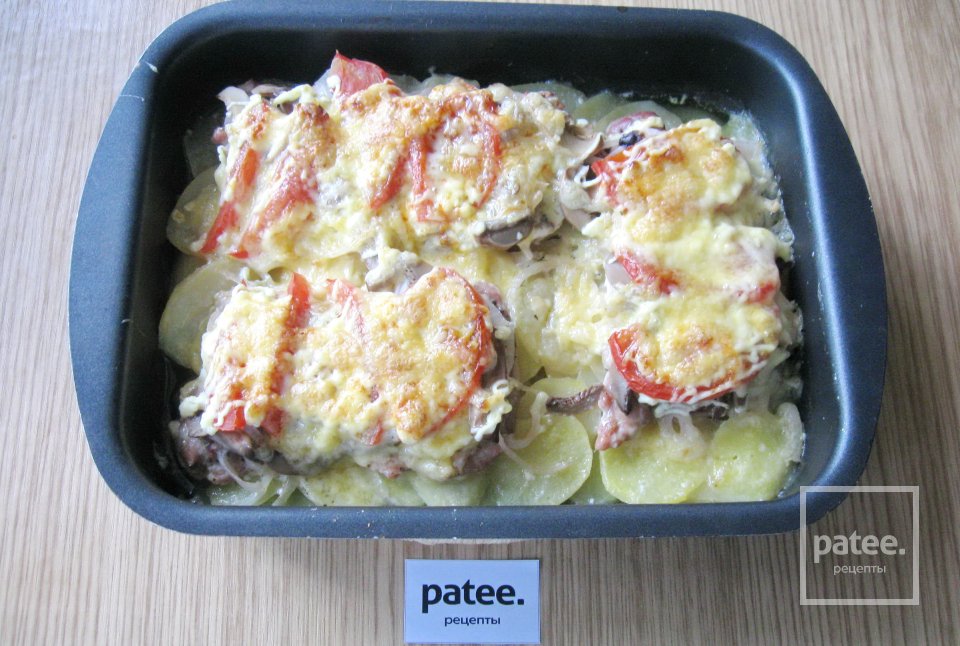 Куриные бедра с картофелем и грибами в духовке - Шаг 17