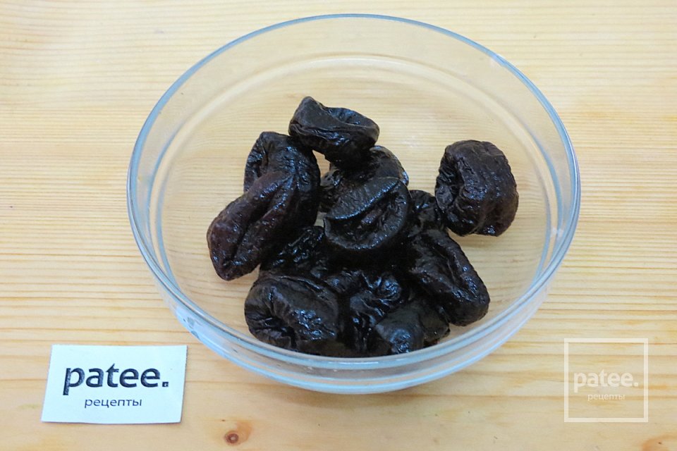 Сочные сосиски в тесте с овощами и куриным филе - Шаг 8