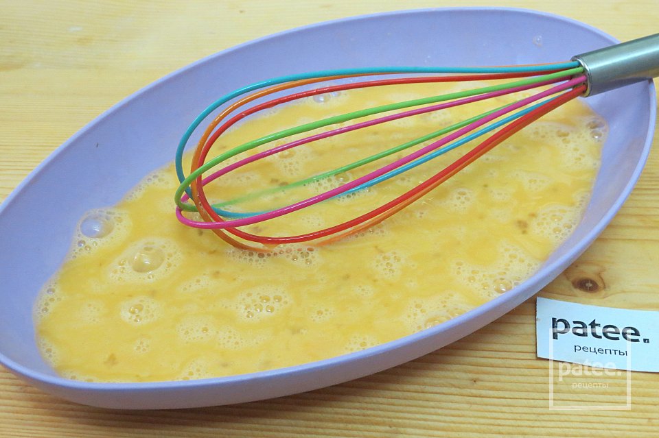 Сочные сосиски в тесте с овощами и куриным филе - Шаг 11