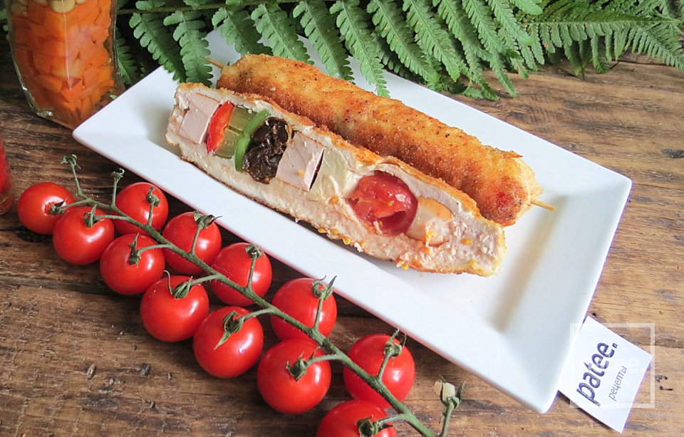 Сочные сосиски в тесте с овощами и куриным филе - Шаг 14