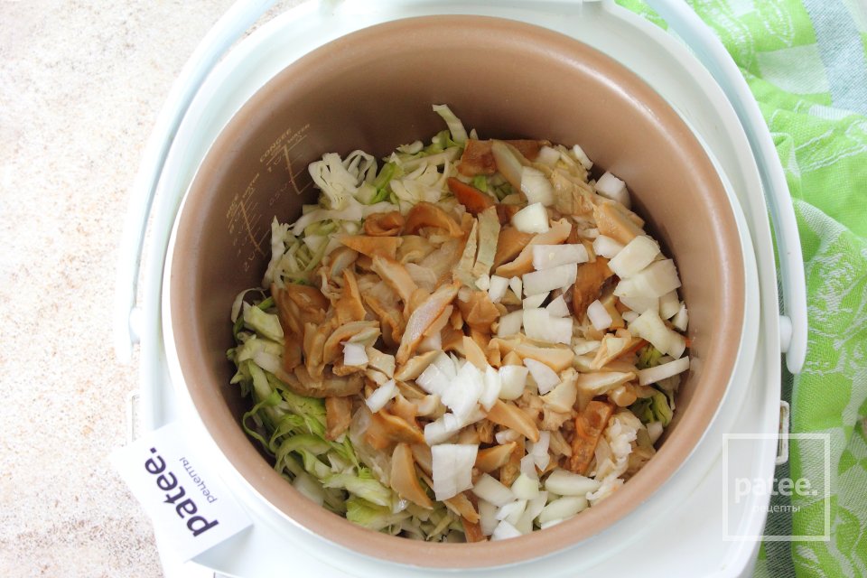 Постная грибная солянка с капустой в мультиварке - Шаг 6