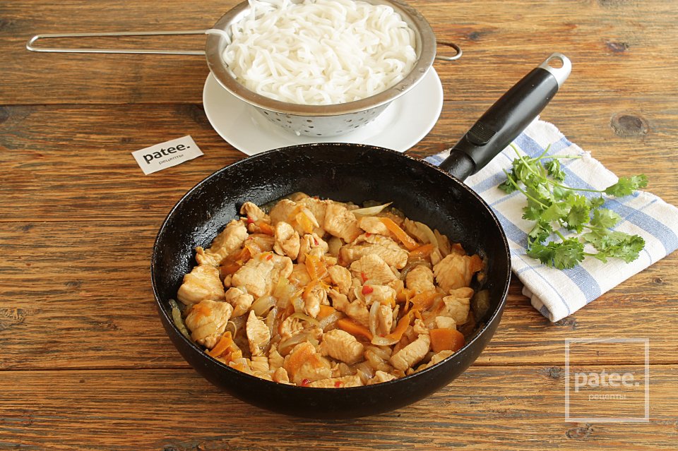 Курица с рисовой лапшой - Шаг 12